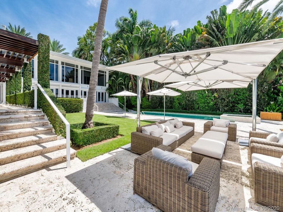 Vendido Recientemente: $11,700,000 (7 camas, 8 baños, 6995 Pies cuadrados)