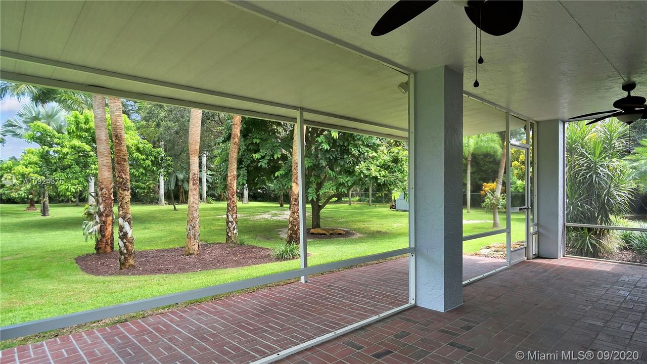 Vendido Recientemente: $575,000 (3 camas, 3 baños, 2653 Pies cuadrados)
