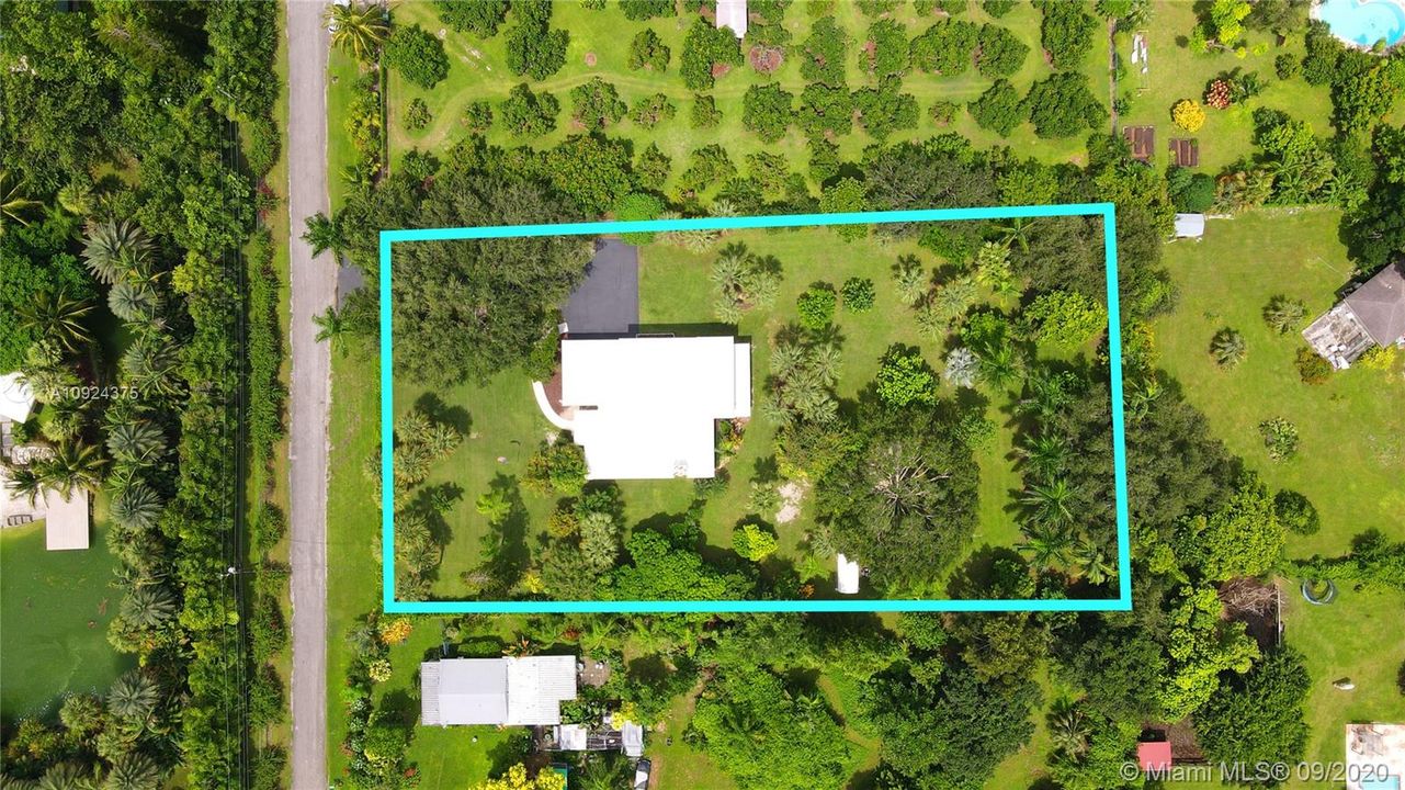 Vendido Recientemente: $575,000 (3 camas, 3 baños, 2653 Pies cuadrados)