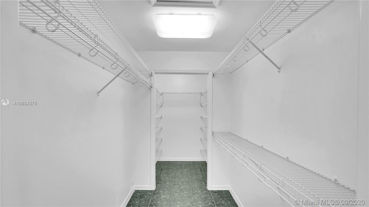 Vendido Recientemente: $575,000 (3 camas, 3 baños, 2653 Pies cuadrados)