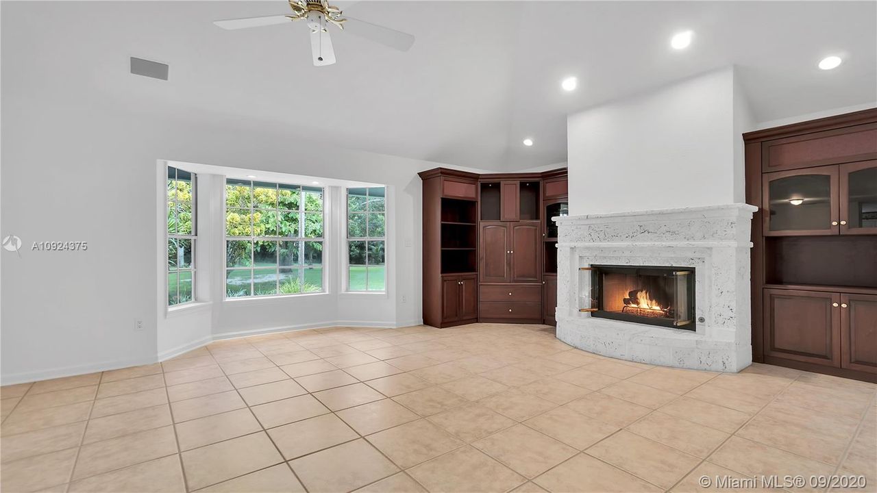 Vendido Recientemente: $575,000 (3 camas, 3 baños, 2653 Pies cuadrados)
