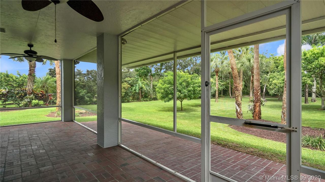 Vendido Recientemente: $575,000 (3 camas, 3 baños, 2653 Pies cuadrados)