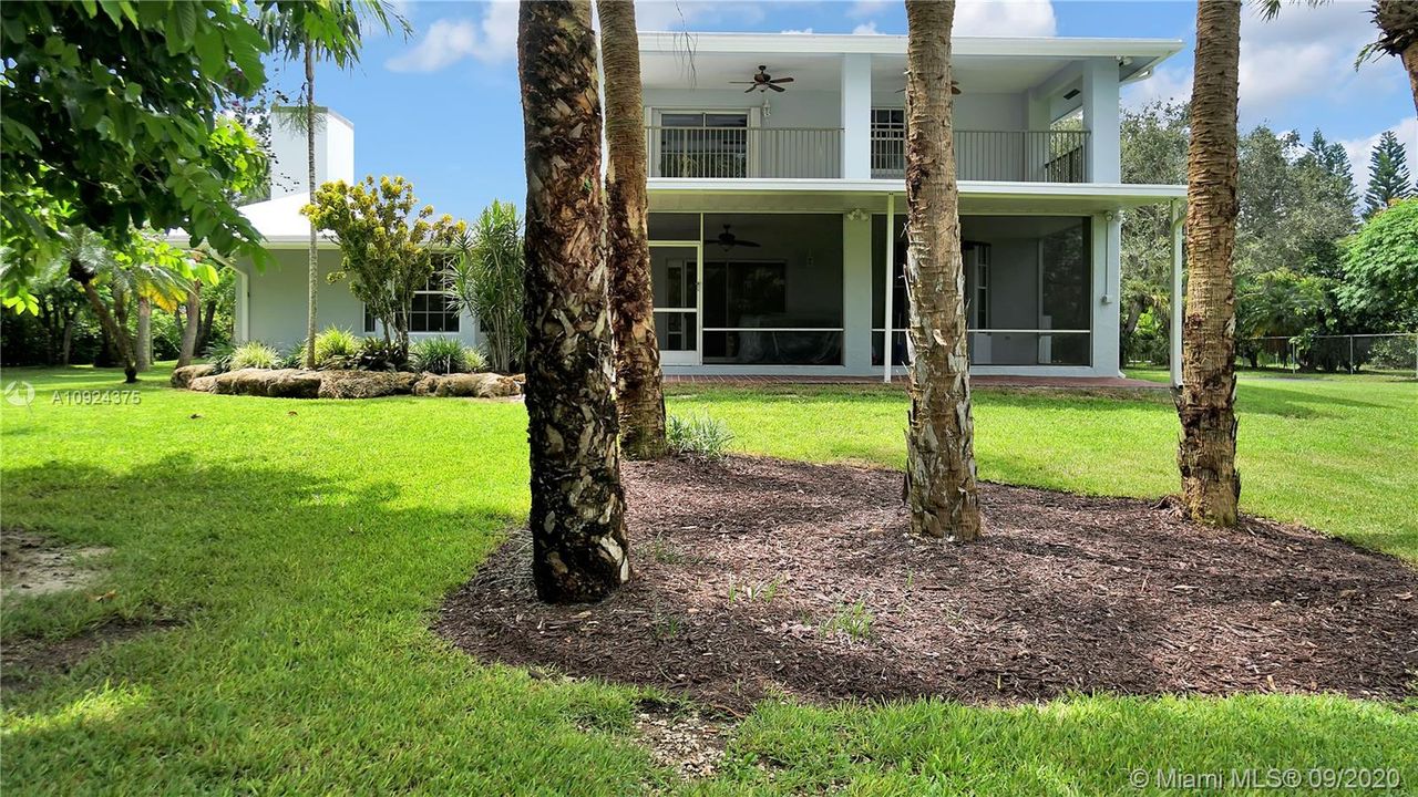 Vendido Recientemente: $575,000 (3 camas, 3 baños, 2653 Pies cuadrados)