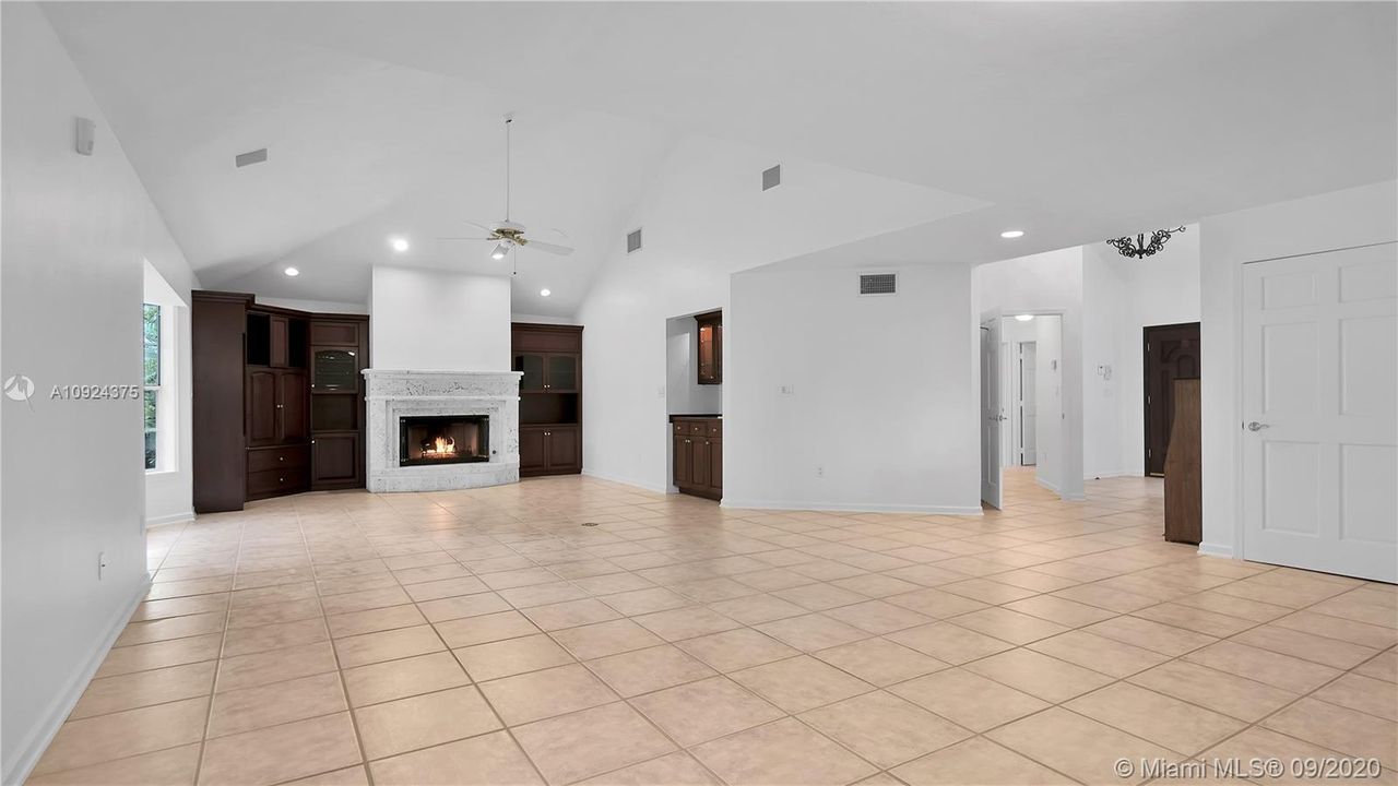 Vendido Recientemente: $575,000 (3 camas, 3 baños, 2653 Pies cuadrados)