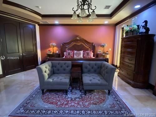 Недавно арендовано: $5,900 (6 спален, 5 ванн, 5209 Квадратных фут)