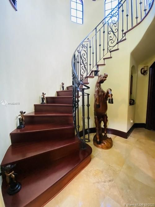 Недавно арендовано: $5,900 (6 спален, 5 ванн, 5209 Квадратных фут)