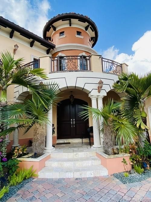 Недавно арендовано: $5,900 (6 спален, 5 ванн, 5209 Квадратных фут)