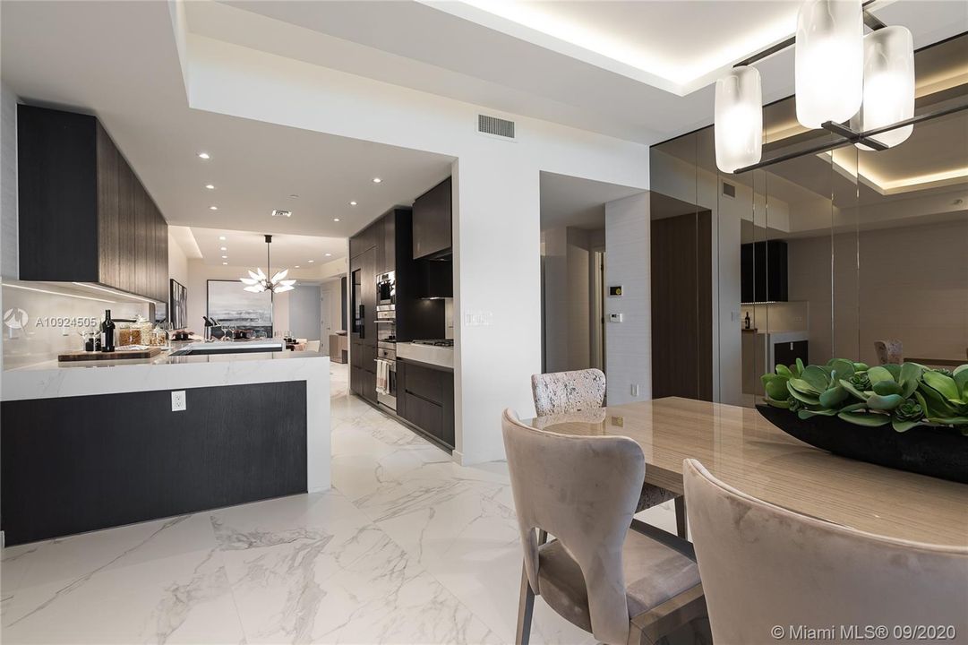 Recently Sold: $3,900,000 (4 beds, 4 baths, 3365 Square Feet)