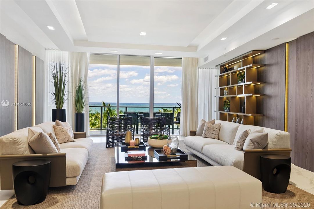 Recently Sold: $3,900,000 (4 beds, 4 baths, 3365 Square Feet)