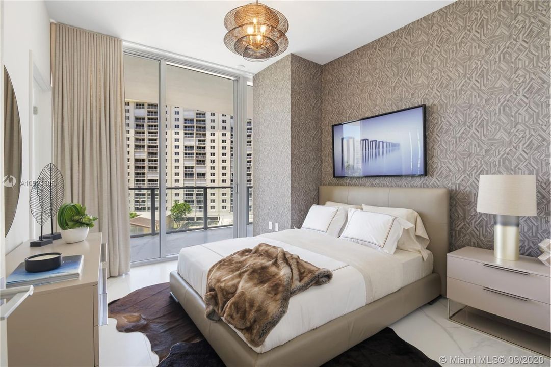 Recently Sold: $3,900,000 (4 beds, 4 baths, 3365 Square Feet)