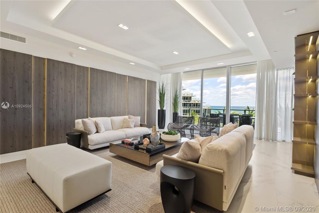 Recently Sold: $3,900,000 (4 beds, 4 baths, 3365 Square Feet)