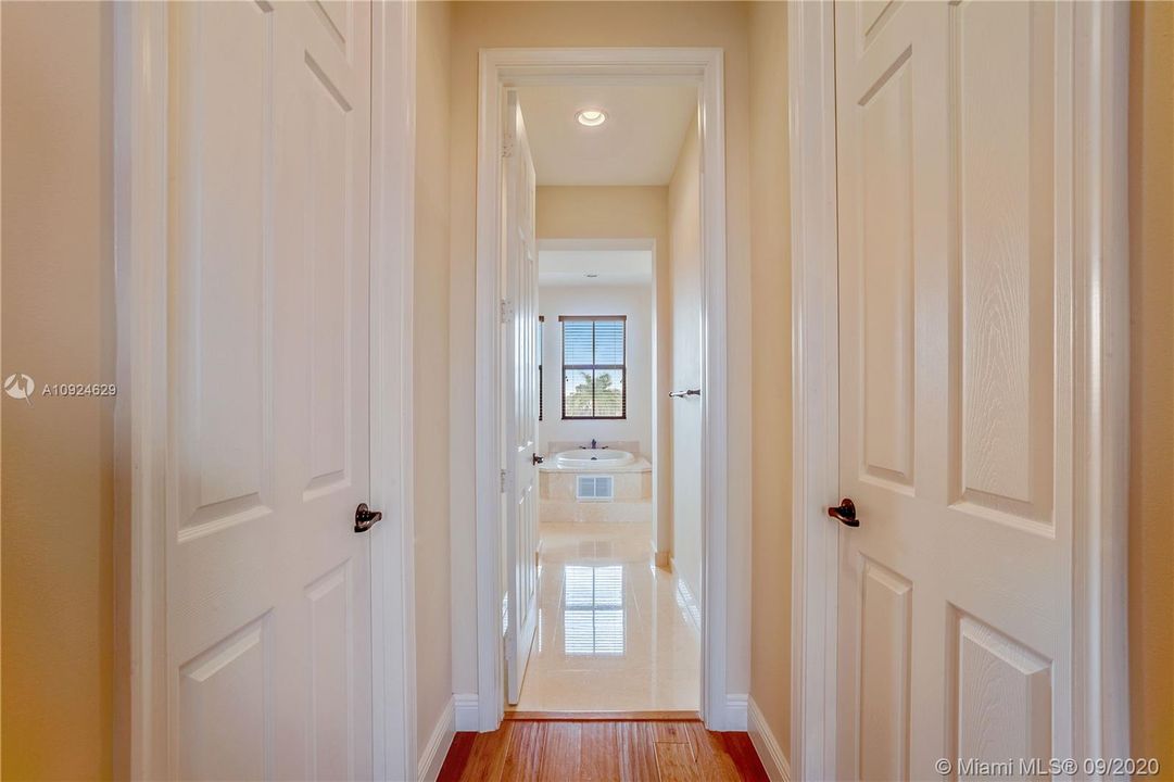 Recently Rented: $7,000 (5 beds, 5 baths, 4110 Square Feet)