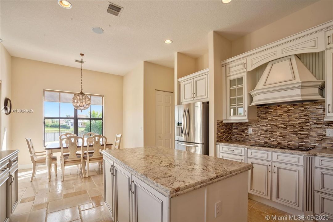 Recently Rented: $7,000 (5 beds, 5 baths, 4110 Square Feet)