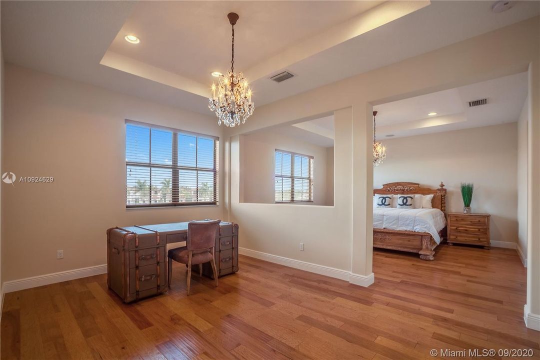 Recently Rented: $7,000 (5 beds, 5 baths, 4110 Square Feet)
