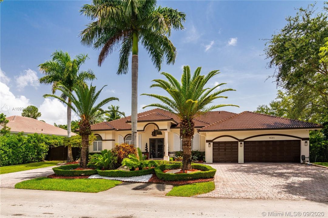 Recently Sold: $1,369,000 (6 beds, 5 baths, 4674 Square Feet)