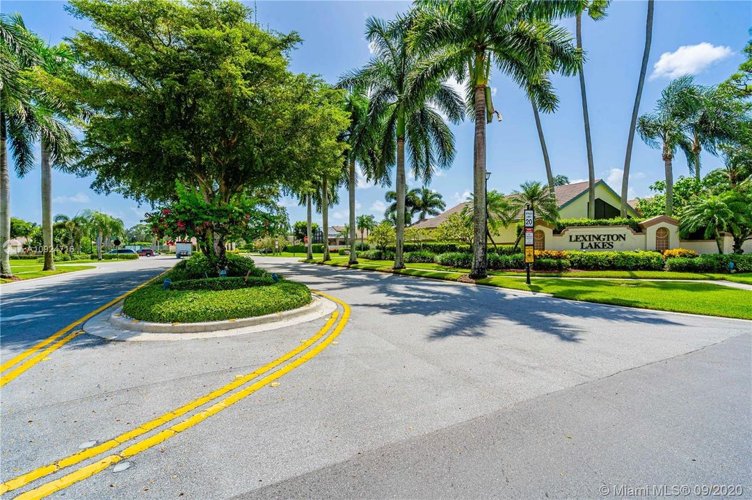 Recently Sold: $330,000 (3 beds, 2 baths, 1631 Square Feet)