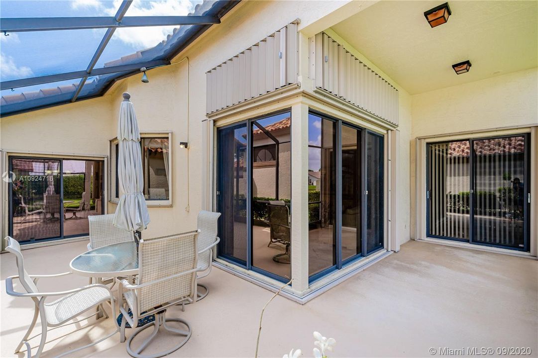 Recently Sold: $330,000 (3 beds, 2 baths, 1631 Square Feet)