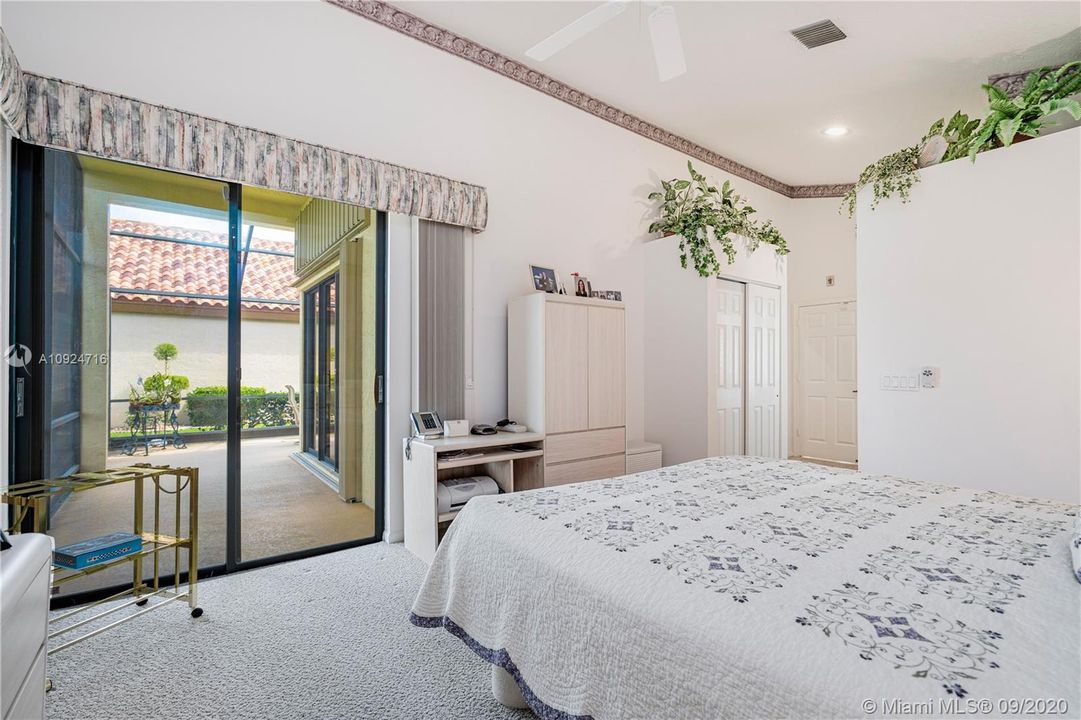 Recently Sold: $330,000 (3 beds, 2 baths, 1631 Square Feet)