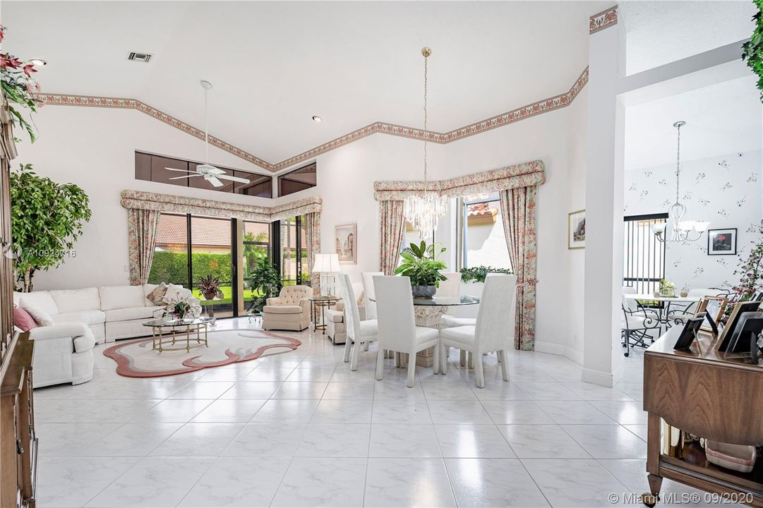 Recently Sold: $330,000 (3 beds, 2 baths, 1631 Square Feet)