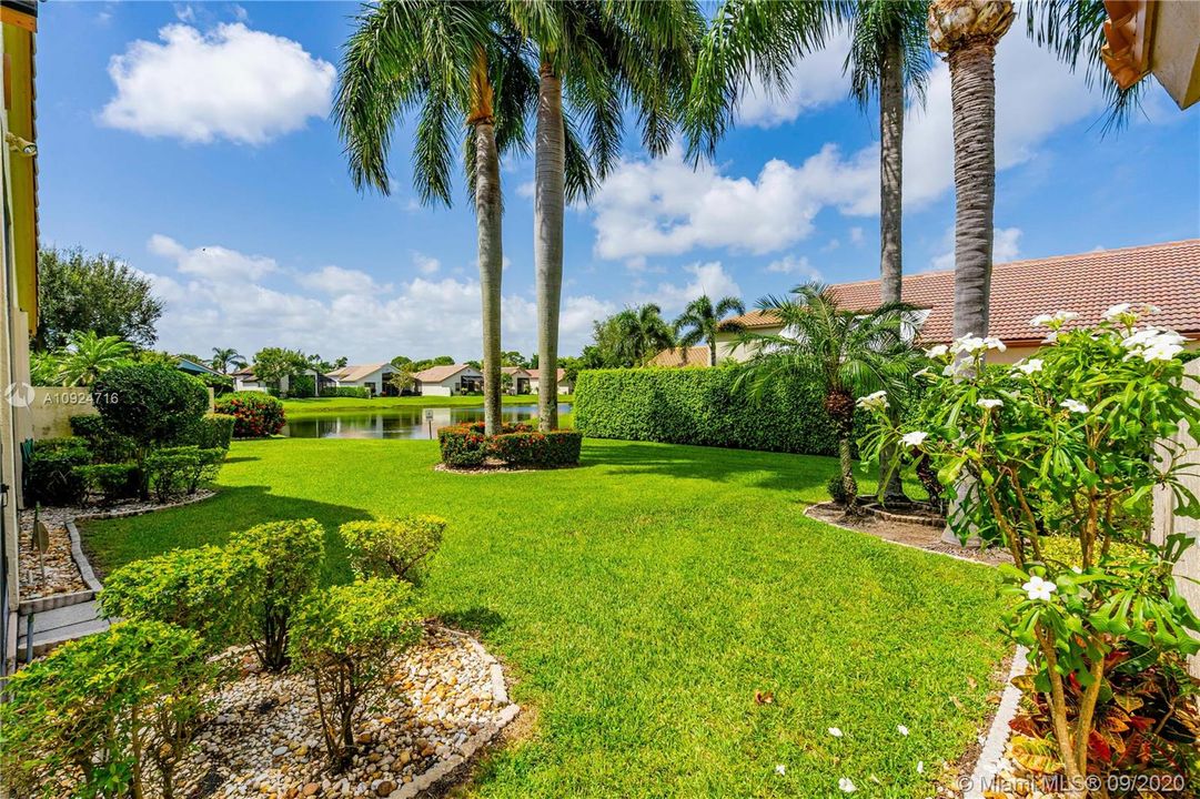 Recently Sold: $330,000 (3 beds, 2 baths, 1631 Square Feet)