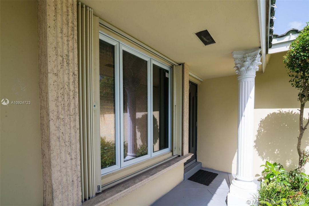 Недавно продано: $470,000 (2 спален, 2 ванн, 1278 Квадратных фут)