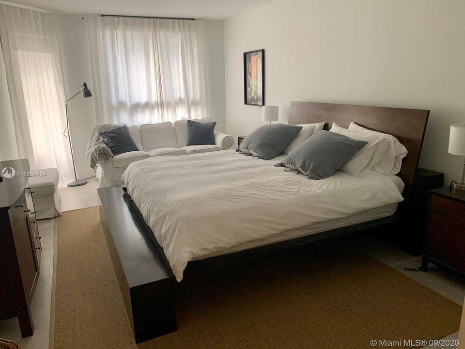 Recently Sold: $875,000 (3 beds, 3 baths, 1720 Square Feet)