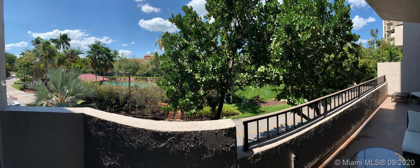 Recently Sold: $875,000 (3 beds, 3 baths, 1720 Square Feet)