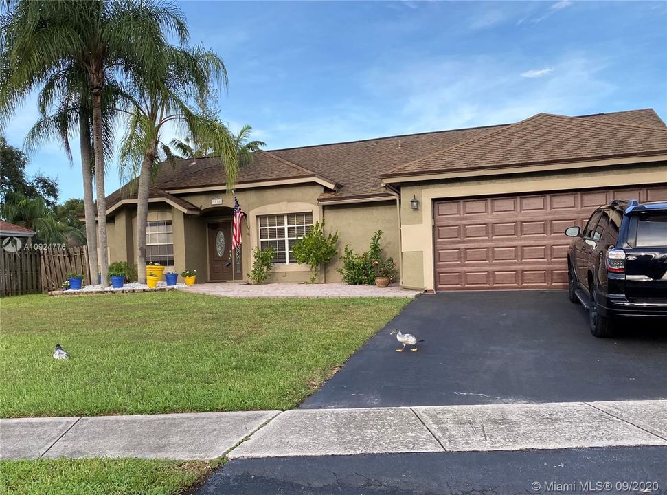 Vendido Recientemente: $435,000 (3 camas, 2 baños, 1409 Pies cuadrados)