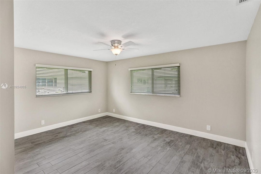 Recently Sold: $180,000 (2 beds, 2 baths, 1065 Square Feet)