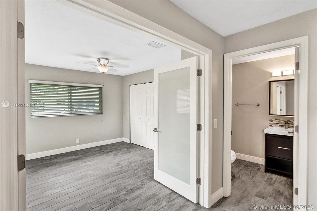 Recently Sold: $180,000 (2 beds, 2 baths, 1065 Square Feet)