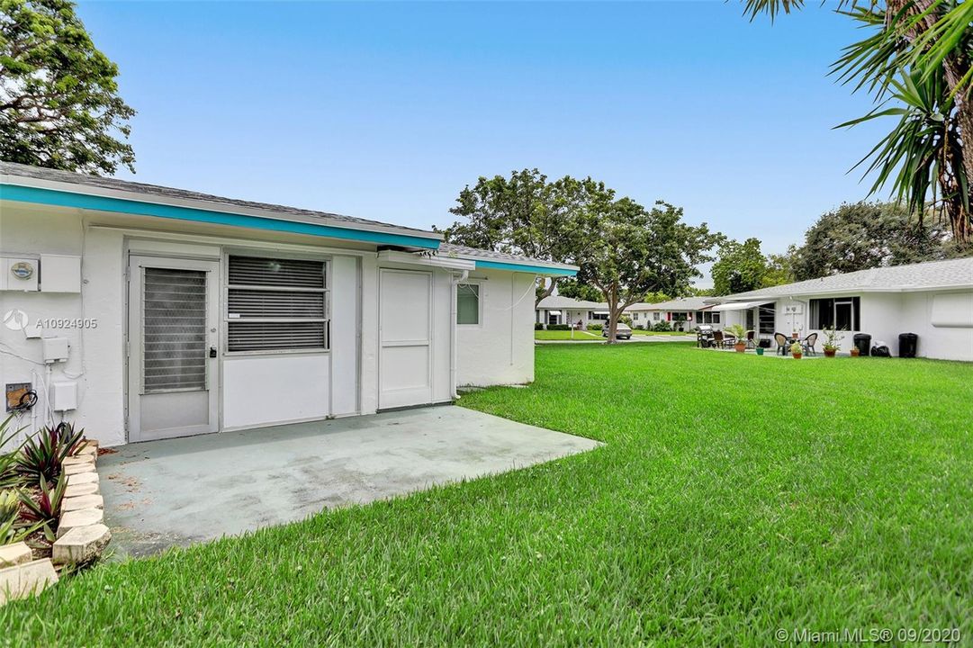 Recently Sold: $180,000 (2 beds, 2 baths, 1065 Square Feet)