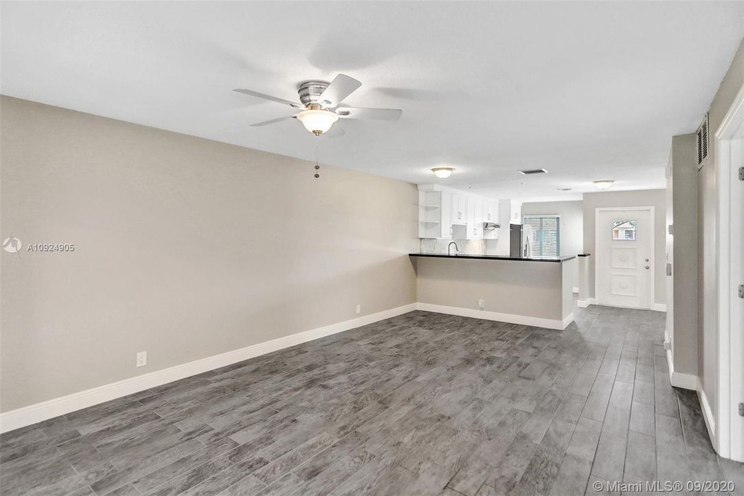 Recently Sold: $180,000 (2 beds, 2 baths, 1065 Square Feet)