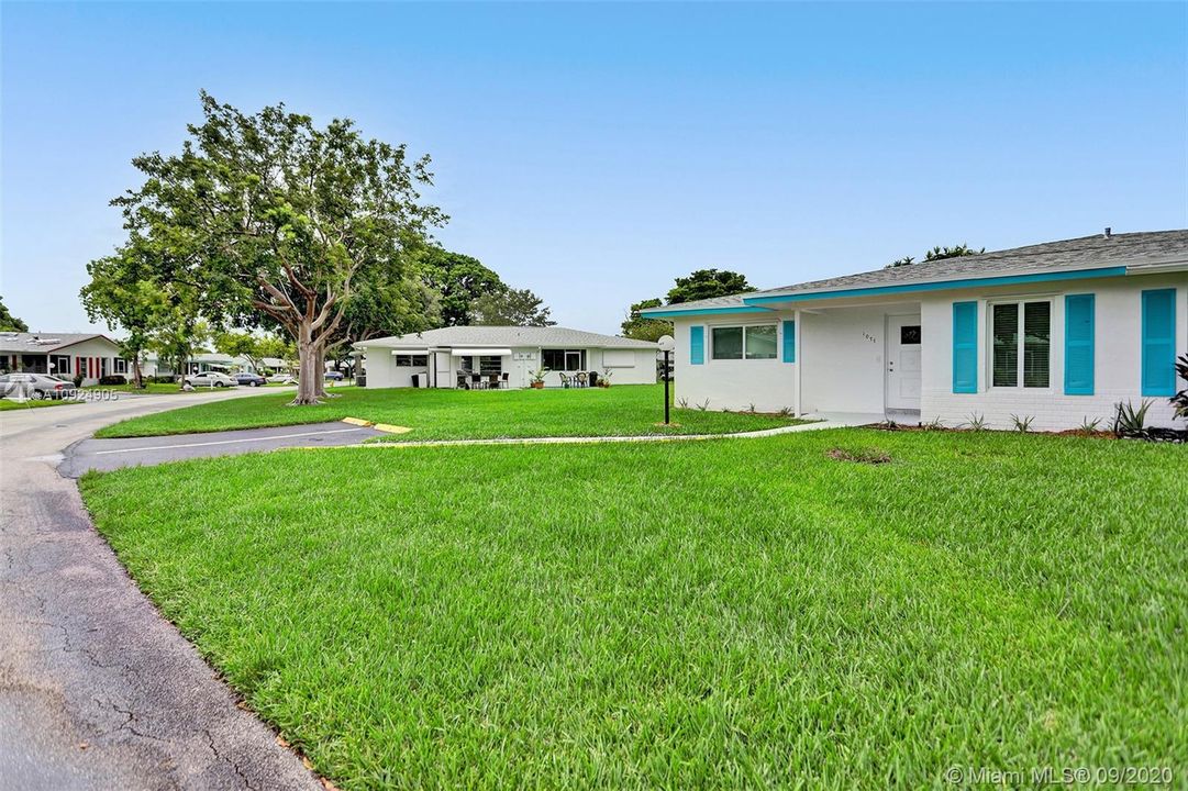 Recently Sold: $180,000 (2 beds, 2 baths, 1065 Square Feet)