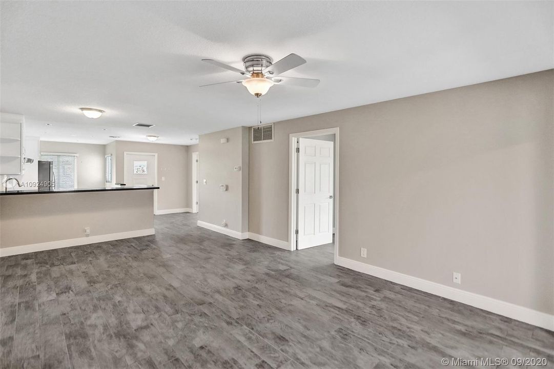 Recently Sold: $180,000 (2 beds, 2 baths, 1065 Square Feet)