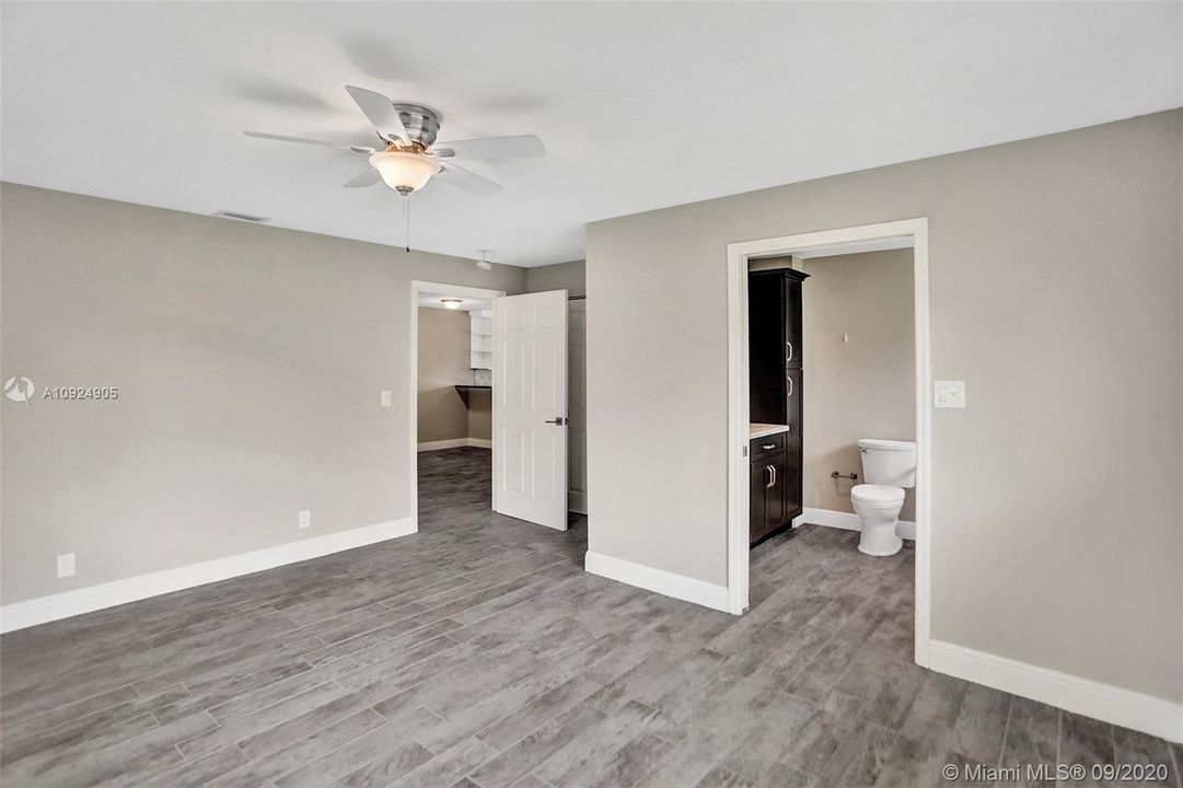 Recently Sold: $180,000 (2 beds, 2 baths, 1065 Square Feet)
