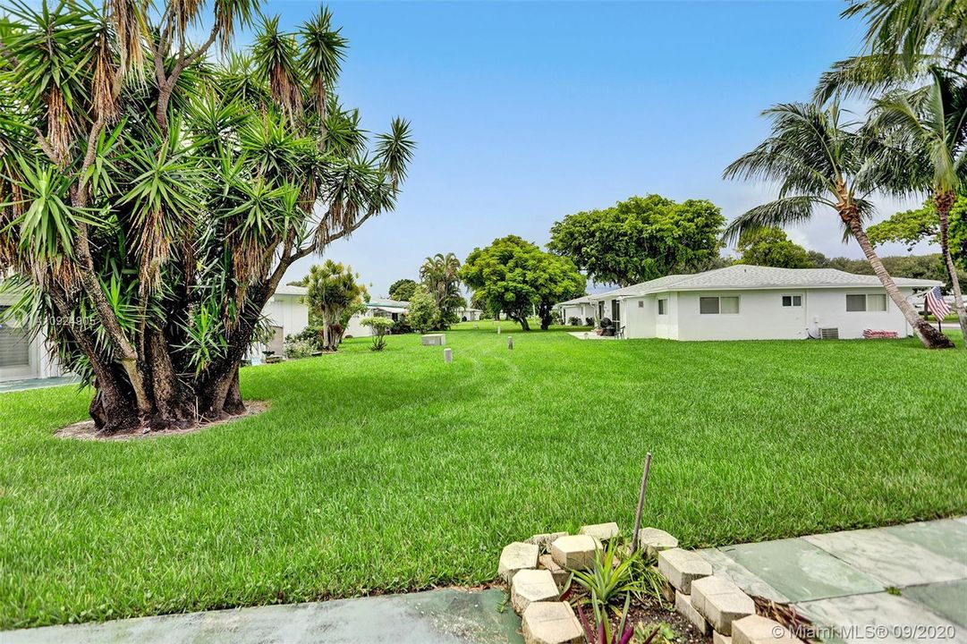Recently Sold: $180,000 (2 beds, 2 baths, 1065 Square Feet)