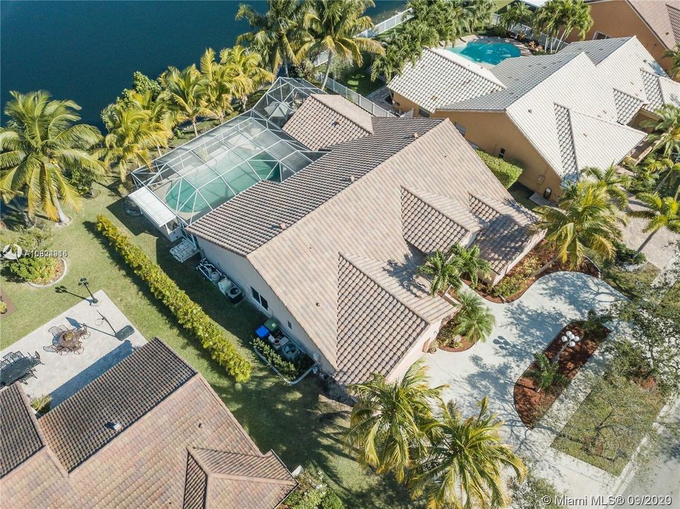 Vendido Recientemente: $589,000 (4 camas, 2 baños, 2839 Pies cuadrados)