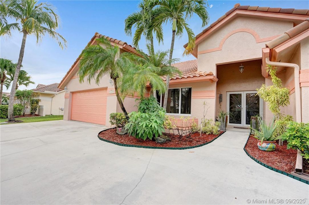 Vendido Recientemente: $589,000 (4 camas, 2 baños, 2839 Pies cuadrados)
