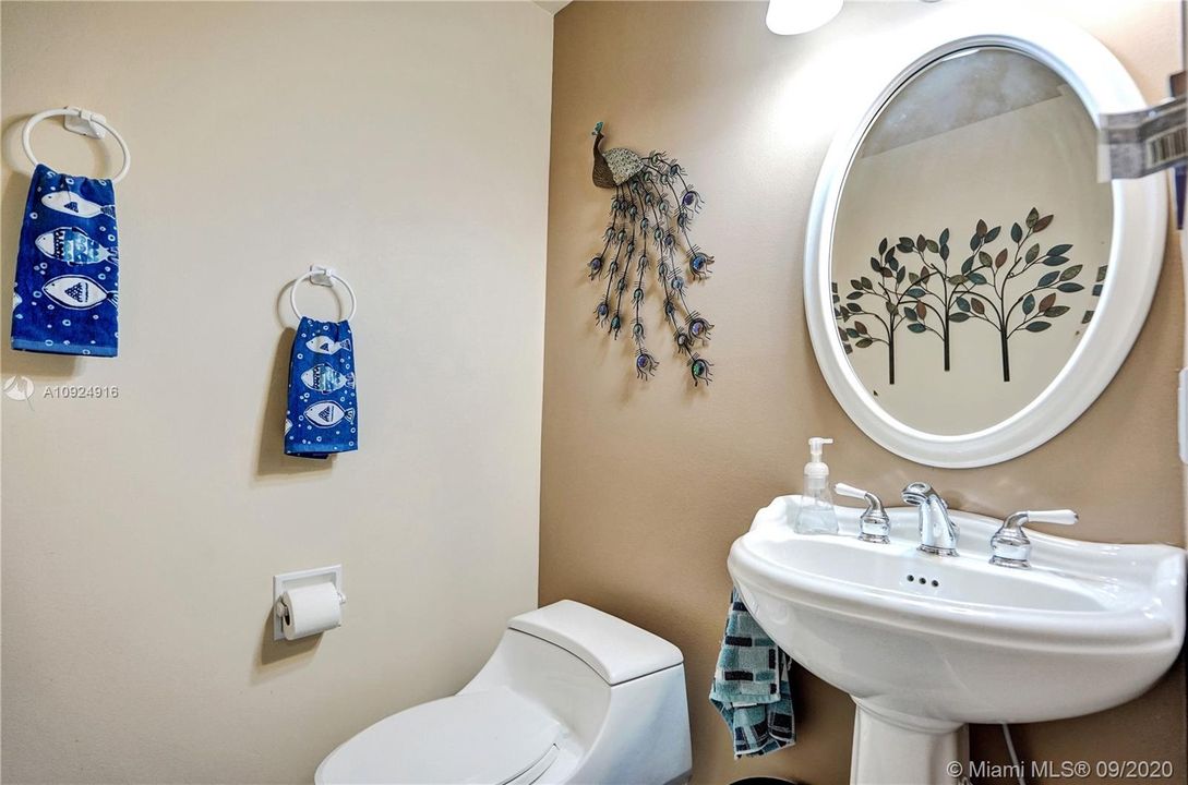 Vendido Recientemente: $589,000 (4 camas, 2 baños, 2839 Pies cuadrados)