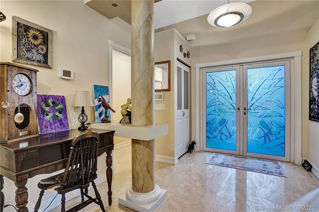 Vendido Recientemente: $589,000 (4 camas, 2 baños, 2839 Pies cuadrados)