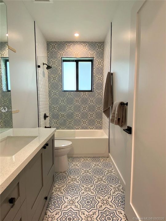 Recently Sold: $475,000 (3 beds, 2 baths, 1534 Square Feet)