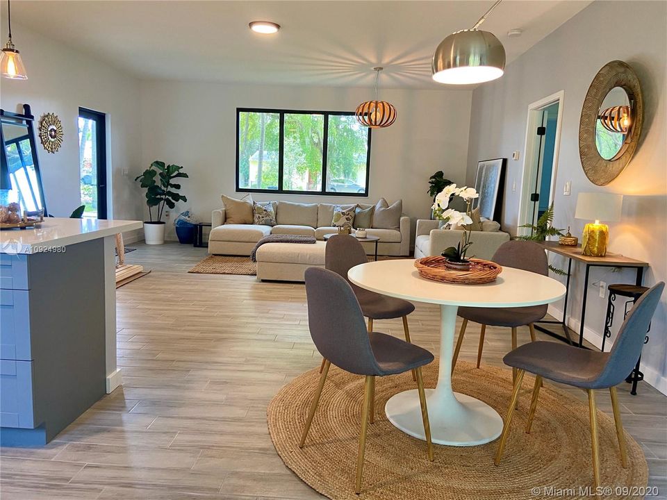 Recently Sold: $475,000 (3 beds, 2 baths, 1534 Square Feet)