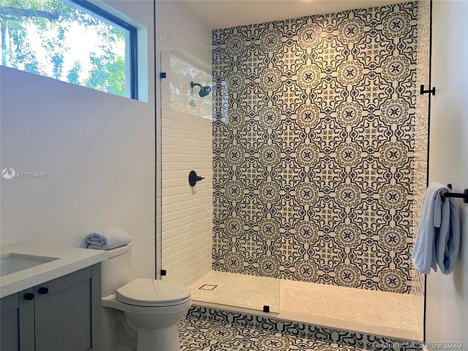Recently Sold: $475,000 (3 beds, 2 baths, 1534 Square Feet)