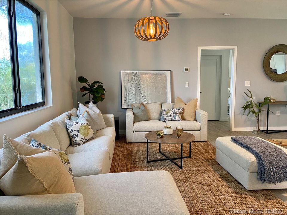 Recently Sold: $475,000 (3 beds, 2 baths, 1534 Square Feet)