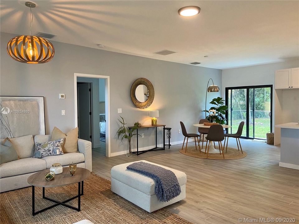 Recently Sold: $475,000 (3 beds, 2 baths, 1534 Square Feet)