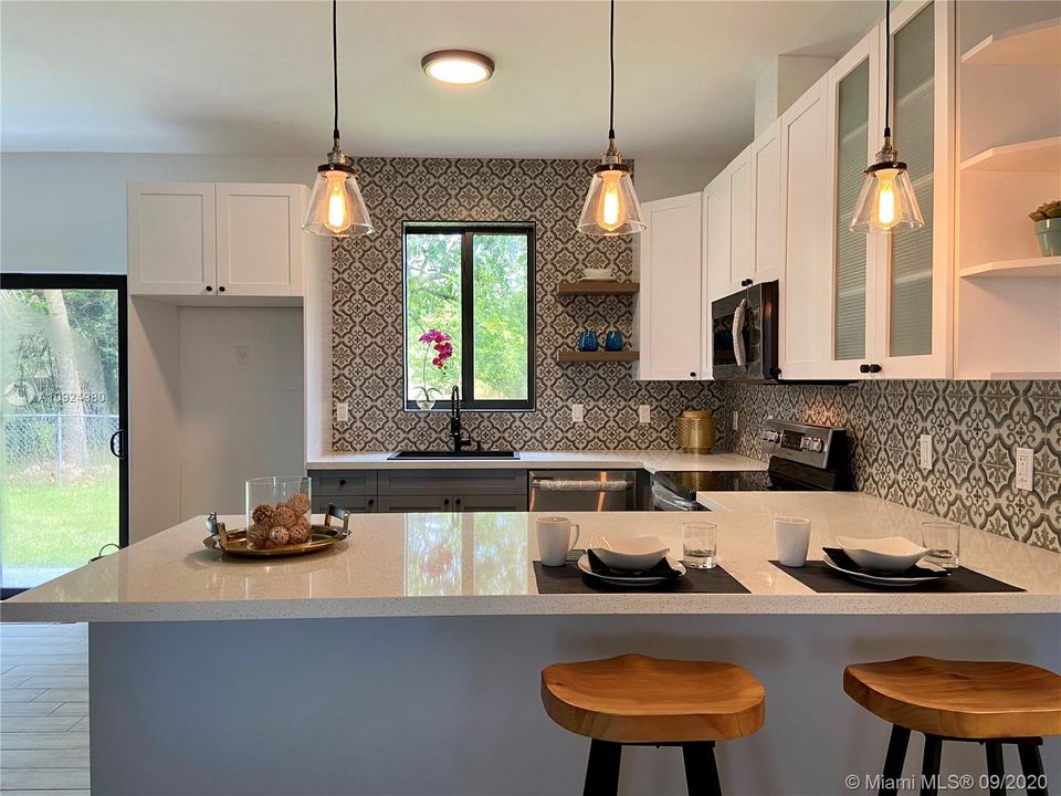 Recently Sold: $475,000 (3 beds, 2 baths, 1534 Square Feet)