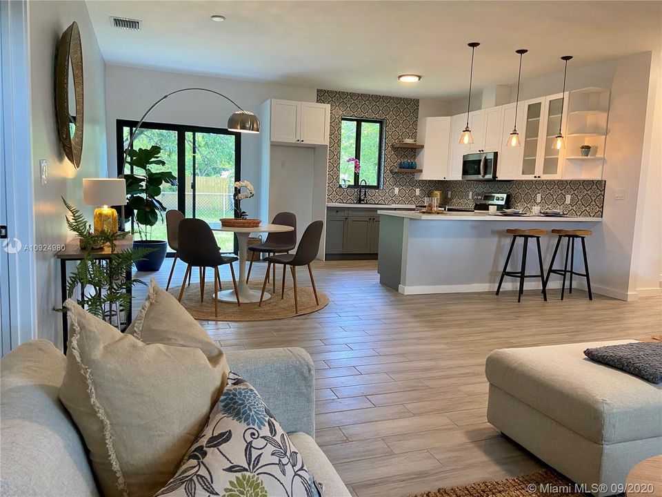 Recently Sold: $475,000 (3 beds, 2 baths, 1534 Square Feet)