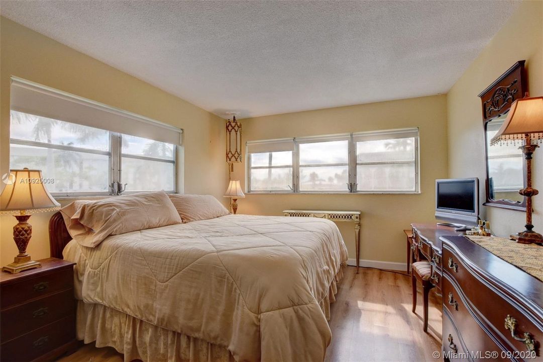 Vendido Recientemente: $139,900 (2 camas, 1 baños, 938 Pies cuadrados)