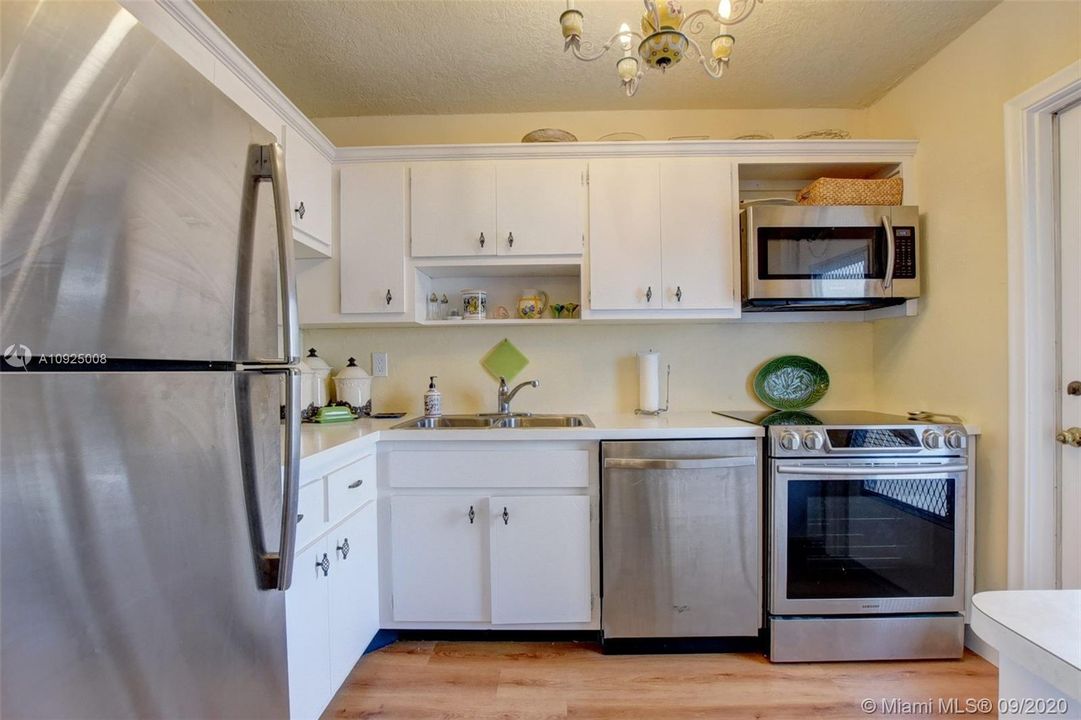 Vendido Recientemente: $139,900 (2 camas, 1 baños, 938 Pies cuadrados)