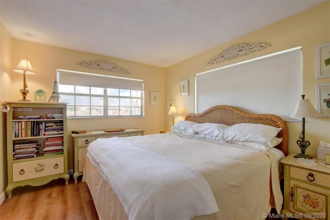 Vendido Recientemente: $139,900 (2 camas, 1 baños, 938 Pies cuadrados)